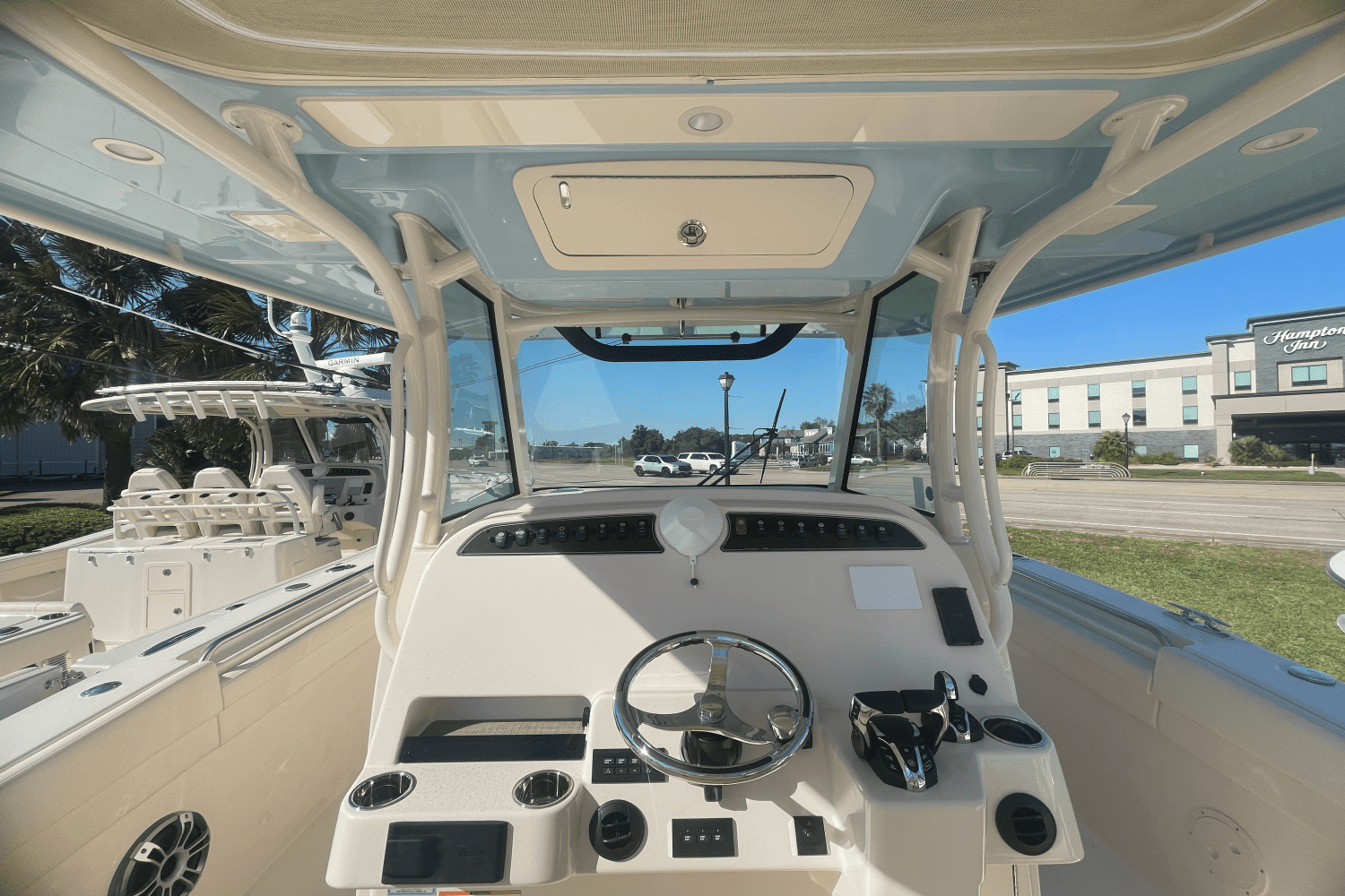 2025 Grady-White Canyon 336 Image Thumbnail #12