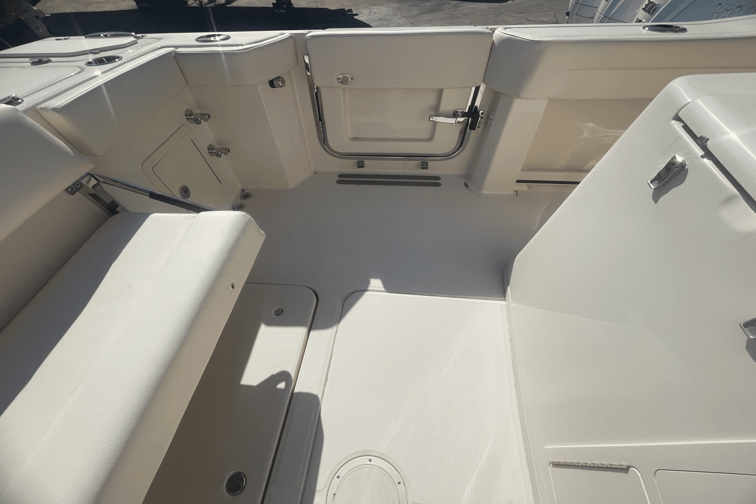 2025 Grady-White Canyon 336 Image Thumbnail #9