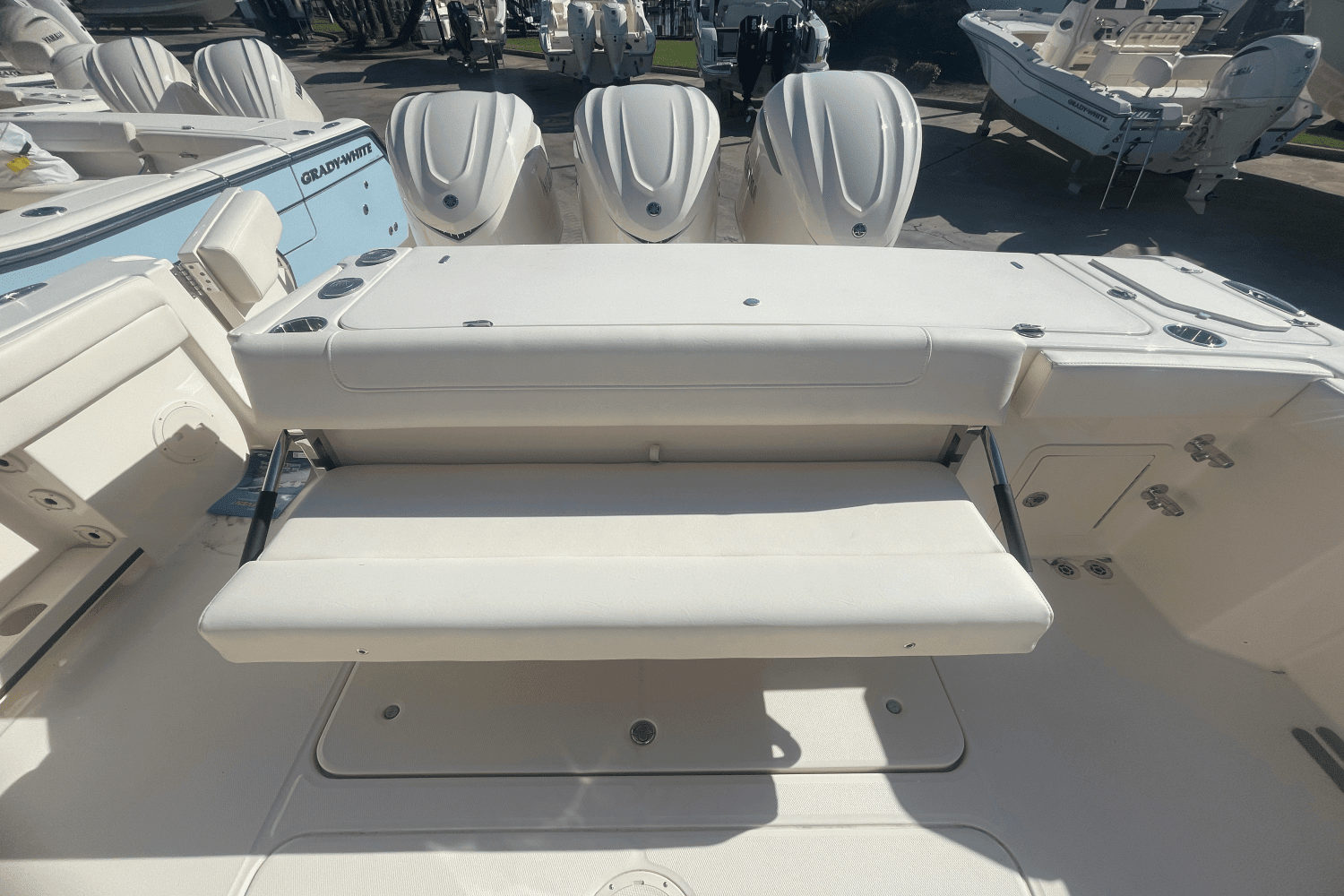 2025 Grady-White Canyon 336 Image Thumbnail #7