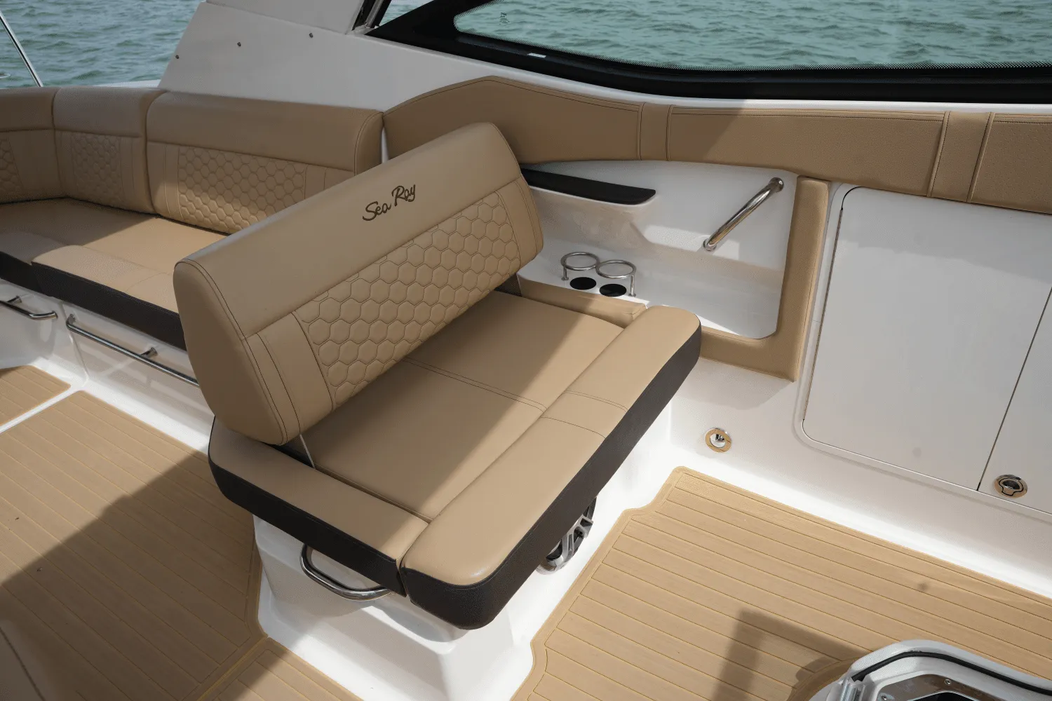 2023 Sea Ray 320 SUNDANCER Image Thumbnail #22