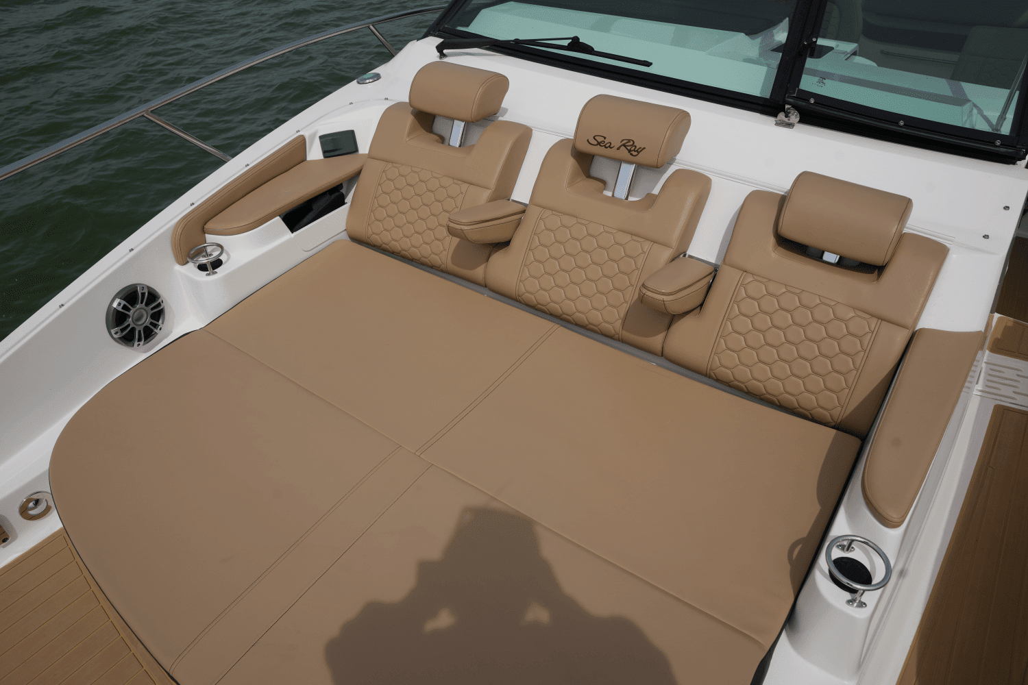 2023 Sea Ray 320 SUNDANCER Image Thumbnail #33