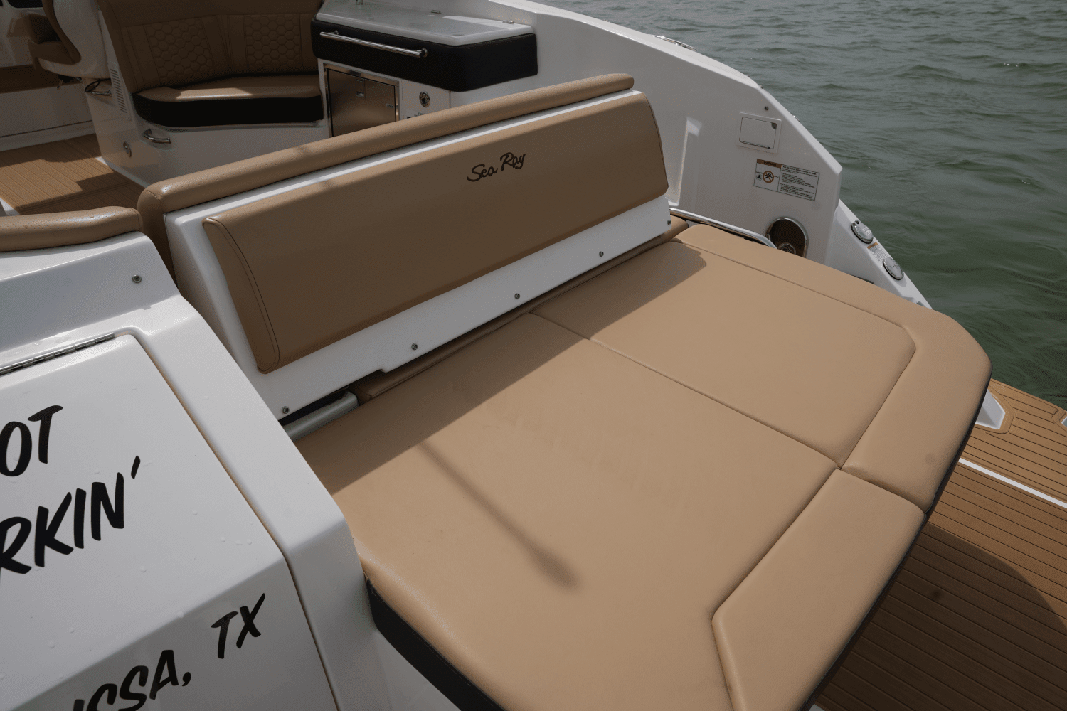 2023 Sea Ray 320 SUNDANCER Image Thumbnail #11