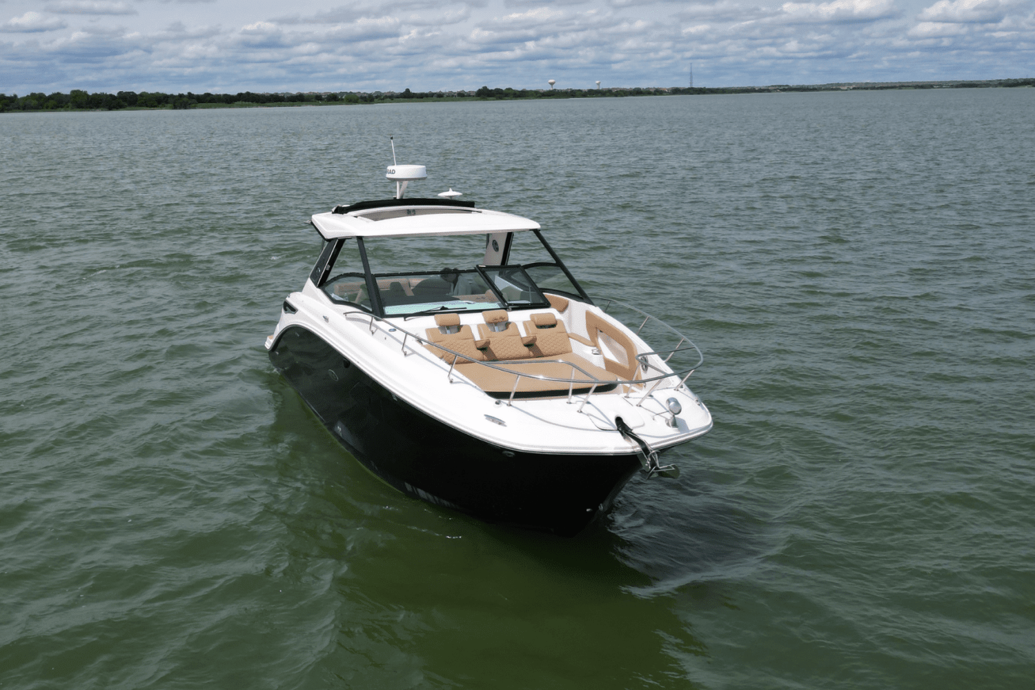 2023 Sea Ray 320 SUNDANCER Image Thumbnail #2