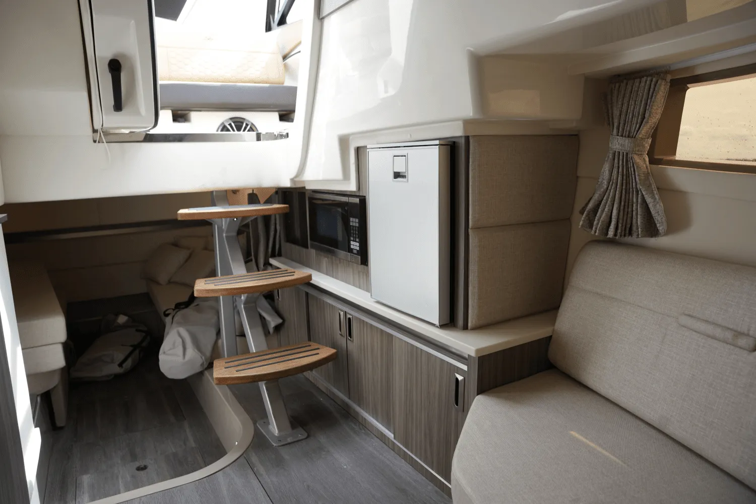 2023 Sea Ray 320 SUNDANCER Image Thumbnail #42