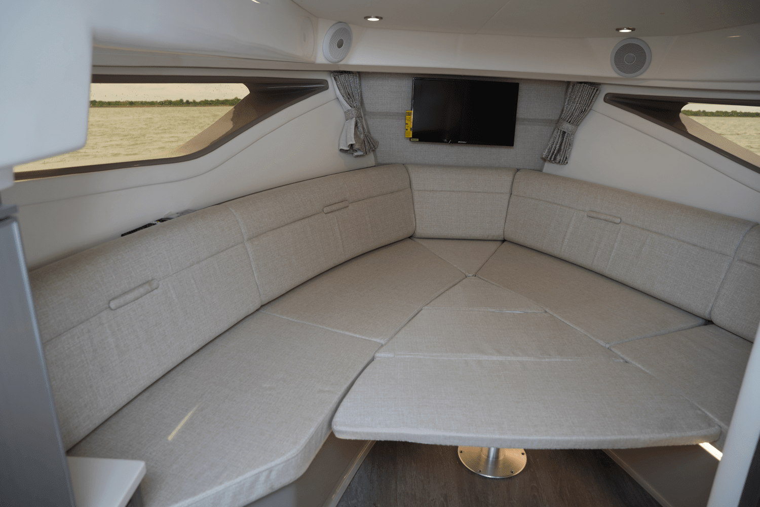 2023 Sea Ray 320 SUNDANCER Image Thumbnail #39