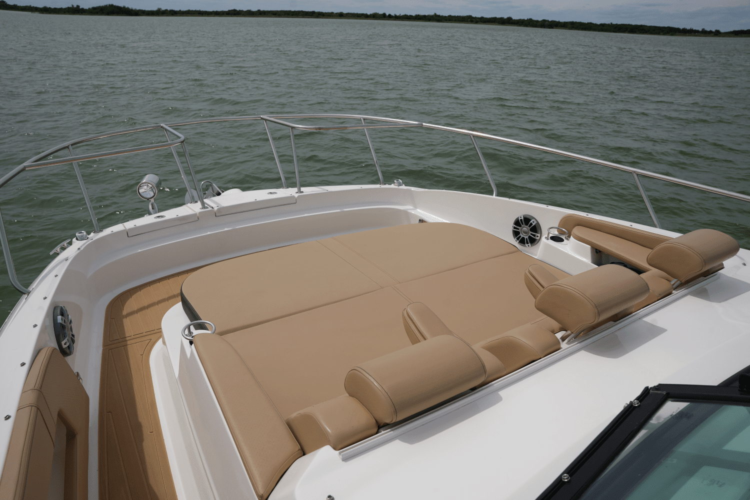 2023 Sea Ray 320 SUNDANCER Image Thumbnail #32
