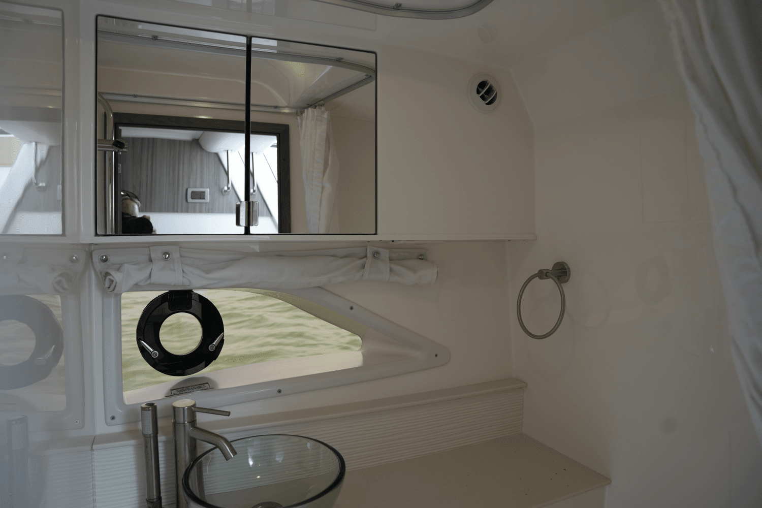 2023 Sea Ray 320 SUNDANCER Image Thumbnail #46