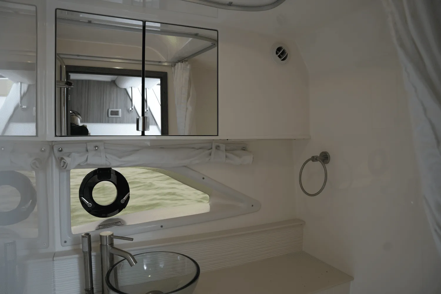 2023 Sea Ray 320 SUNDANCER Image Thumbnail #46