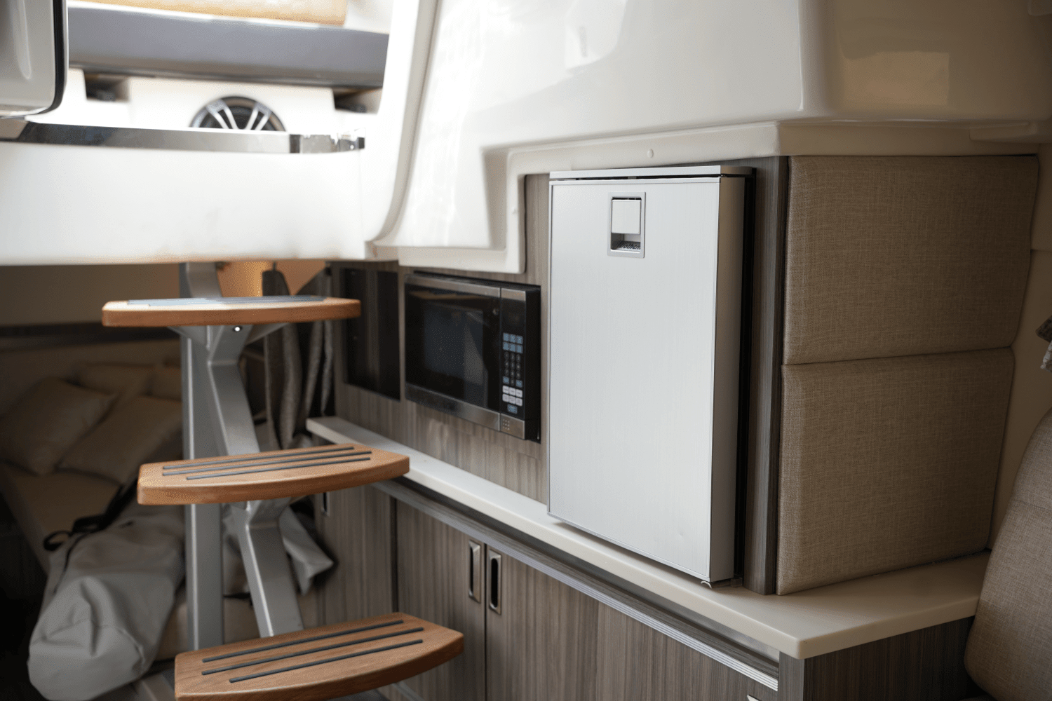 2023 Sea Ray 320 SUNDANCER Image Thumbnail #43