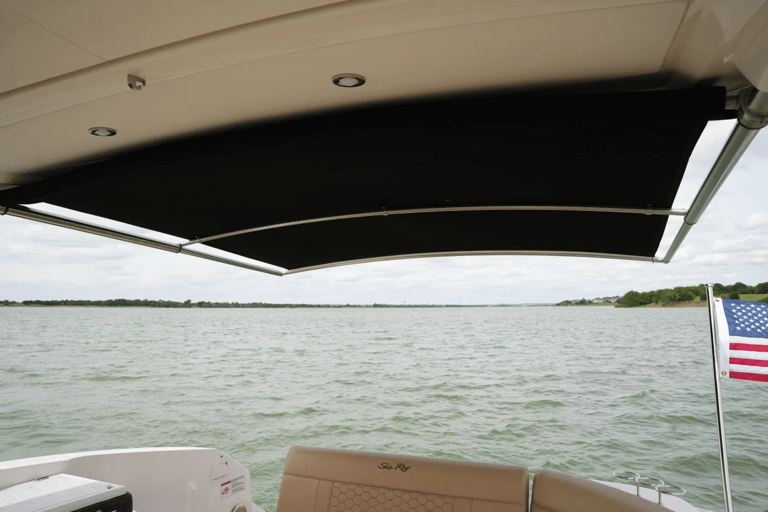 2023 Sea Ray 320 SUNDANCER Image Thumbnail #10