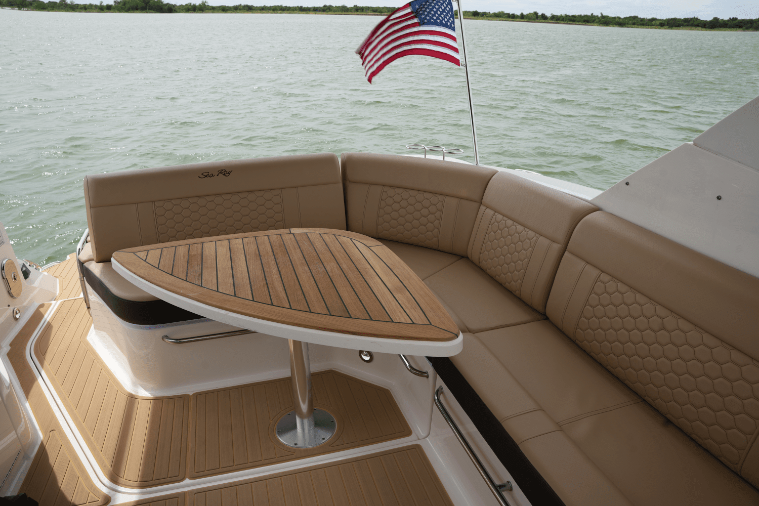 2023 Sea Ray 320 SUNDANCER Image Thumbnail #15