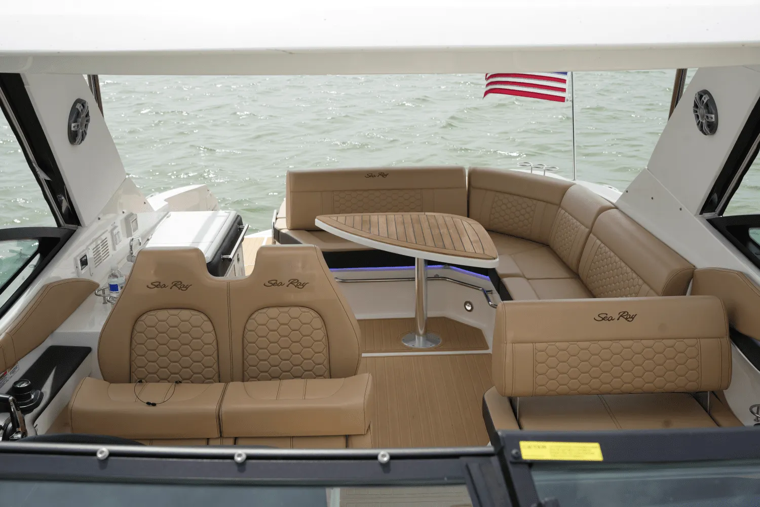 2023 Sea Ray 320 SUNDANCER Image Thumbnail #30