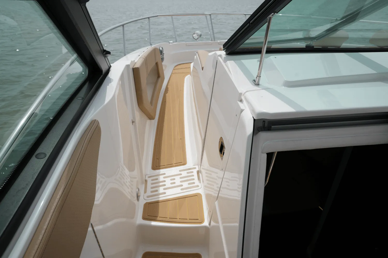 2023 Sea Ray 320 SUNDANCER Image Thumbnail #31