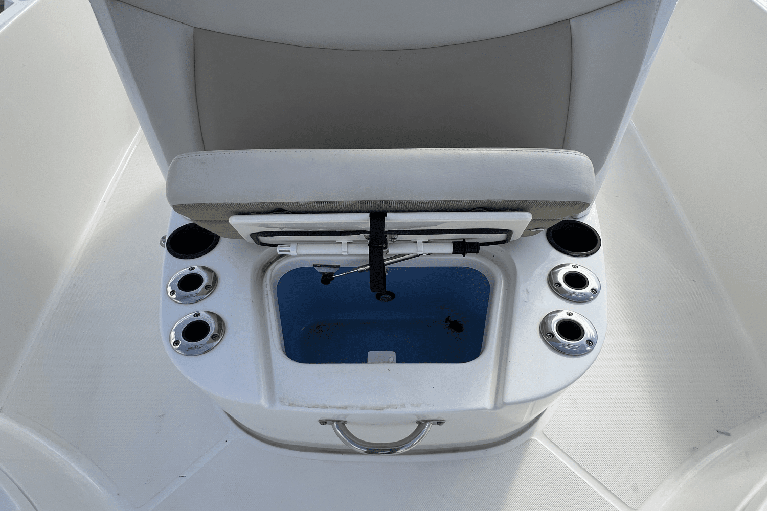 2020 Boston Whaler 240 DAUNTLESS Image Thumbnail #22