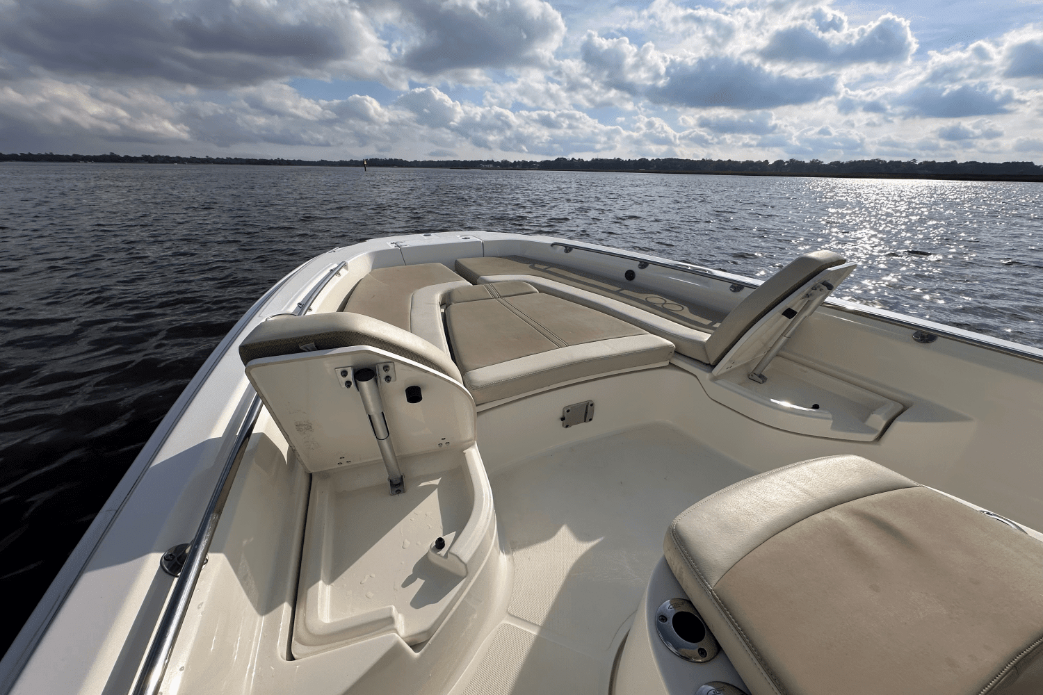 2020 Boston Whaler 240 DAUNTLESS Image Thumbnail #18