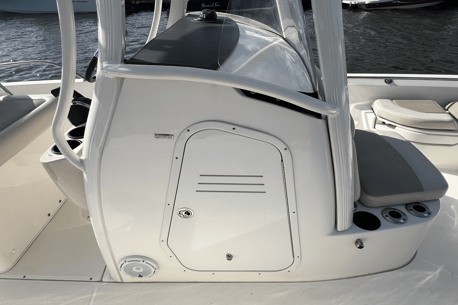 2020 Boston Whaler 240 DAUNTLESS Image Thumbnail #15