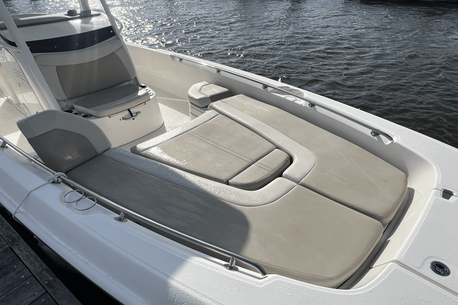 2020 Boston Whaler 240 DAUNTLESS Image Thumbnail #19