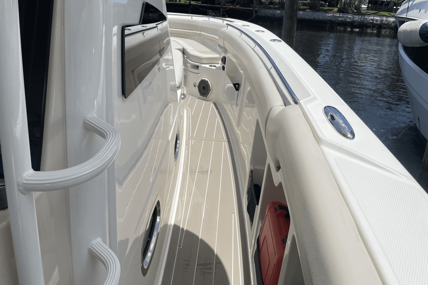 2019 Boston Whaler 380 Outrage Image Thumbnail #26