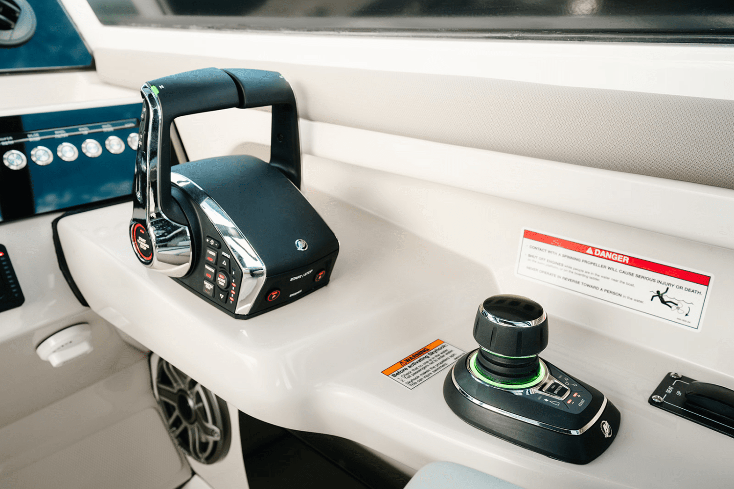 2025 Boston Whaler 330 Vantage Image Thumbnail #25