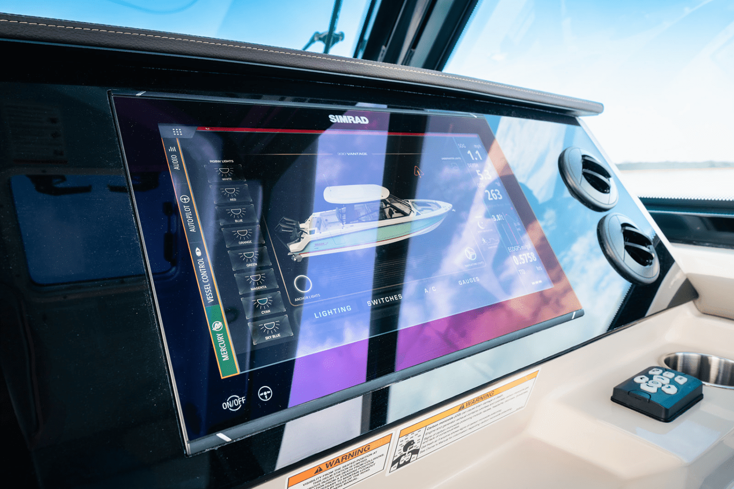 2025 Boston Whaler 330 Vantage Image Thumbnail #27