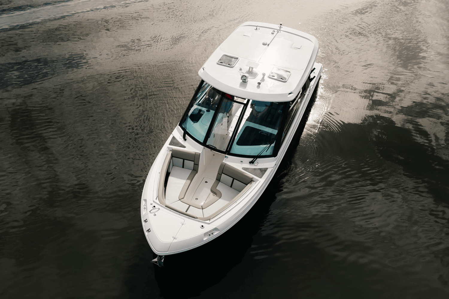 2025 Boston Whaler 330 Vantage Image Thumbnail #4