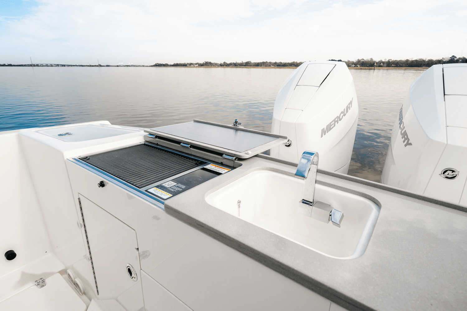 2025 Boston Whaler 330 Vantage Image Thumbnail #22