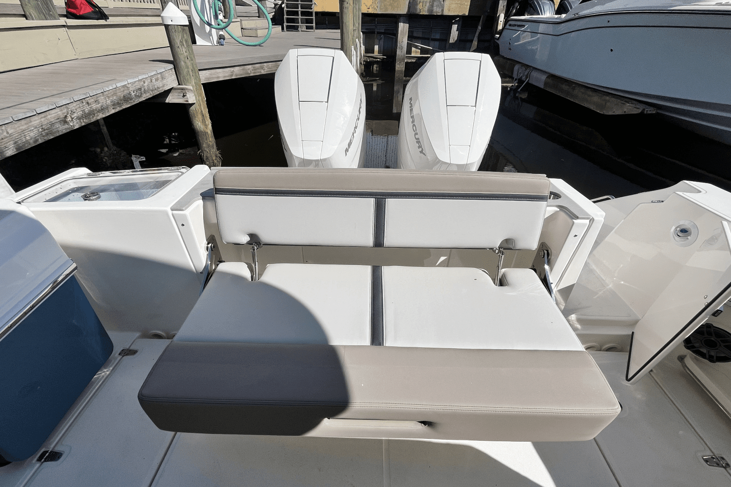 2025 Boston Whaler 330 Vantage Image Thumbnail #5