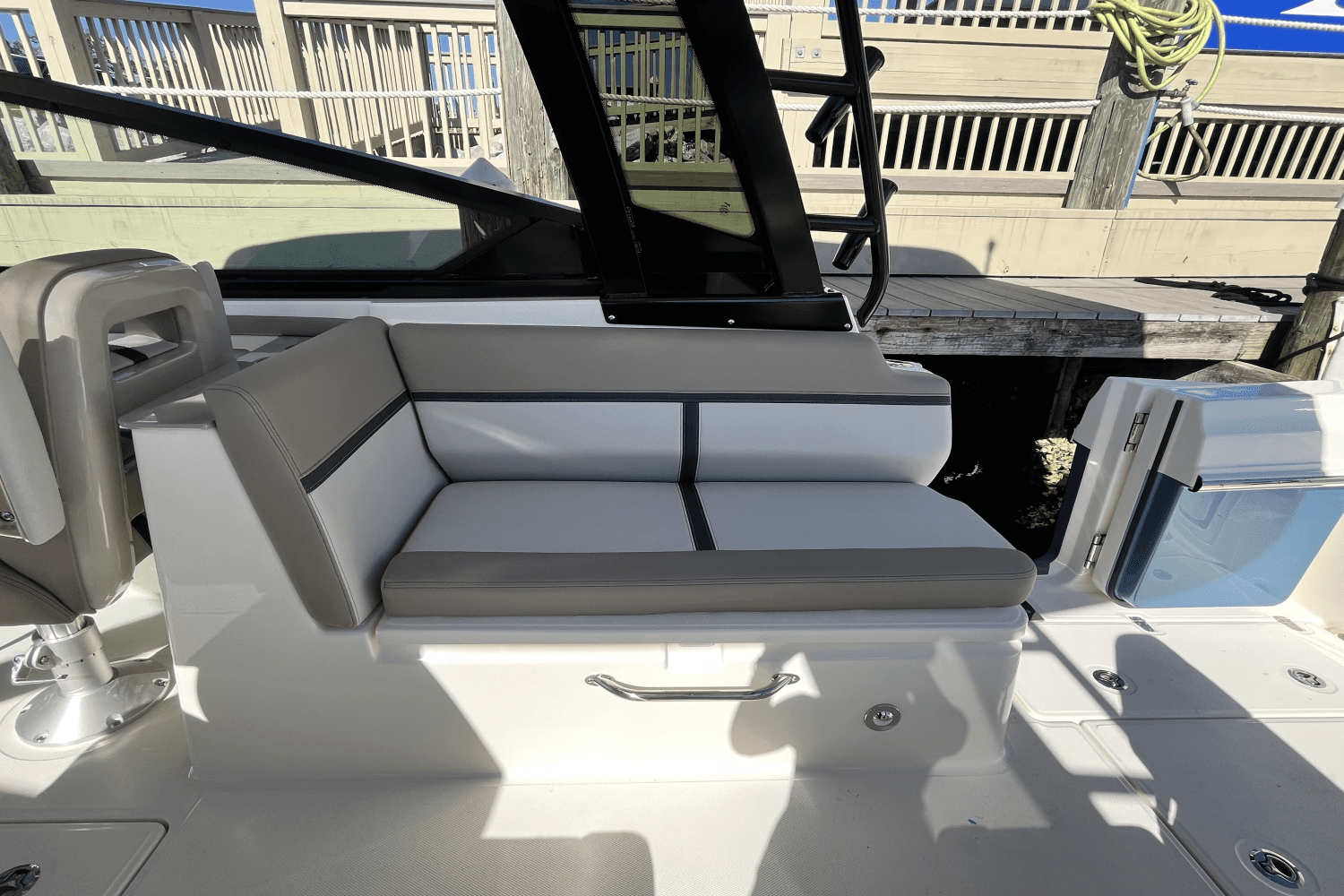 2025 Boston Whaler 330 Vantage Image Thumbnail #10