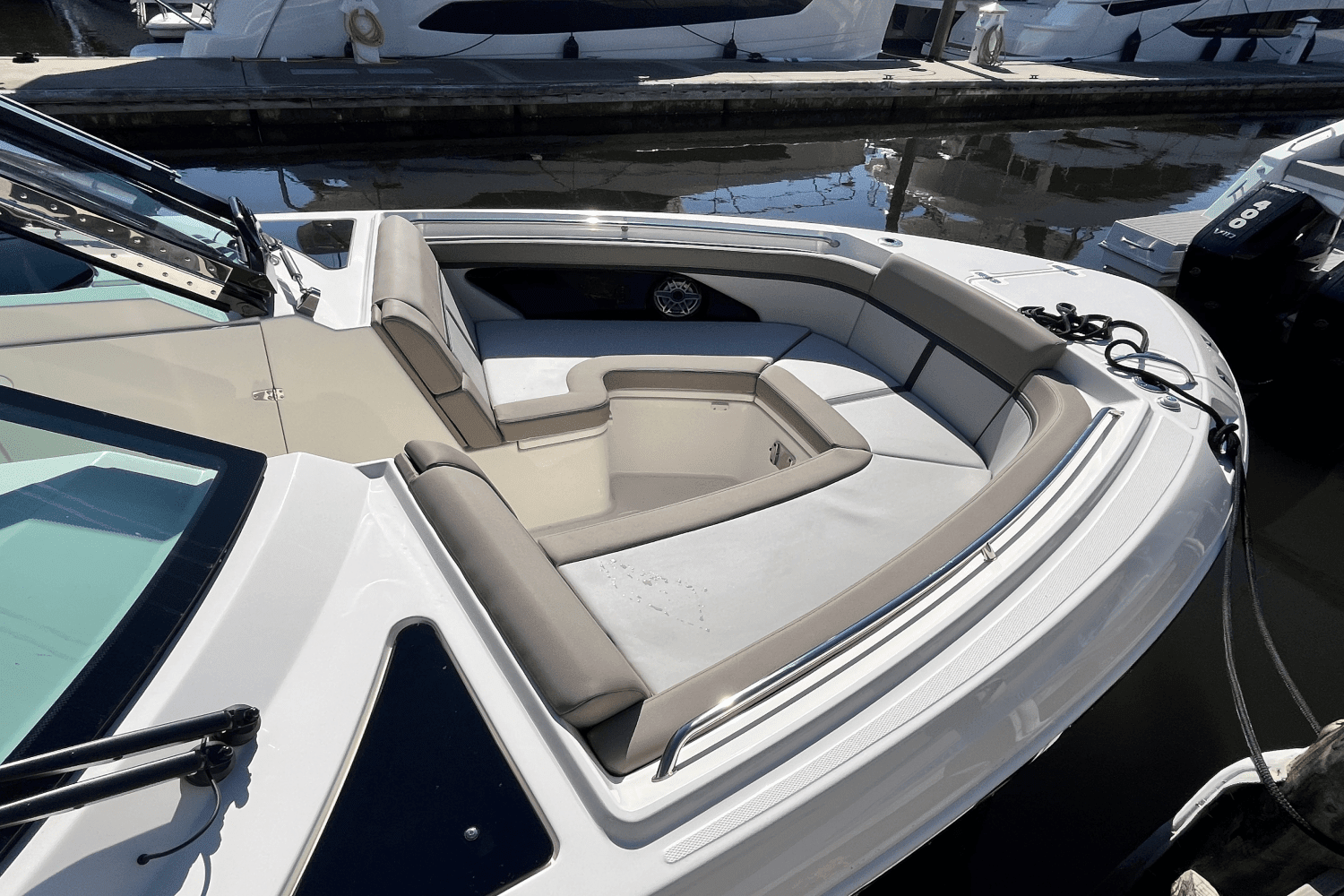 2025 Boston Whaler 330 Vantage Image Thumbnail #33