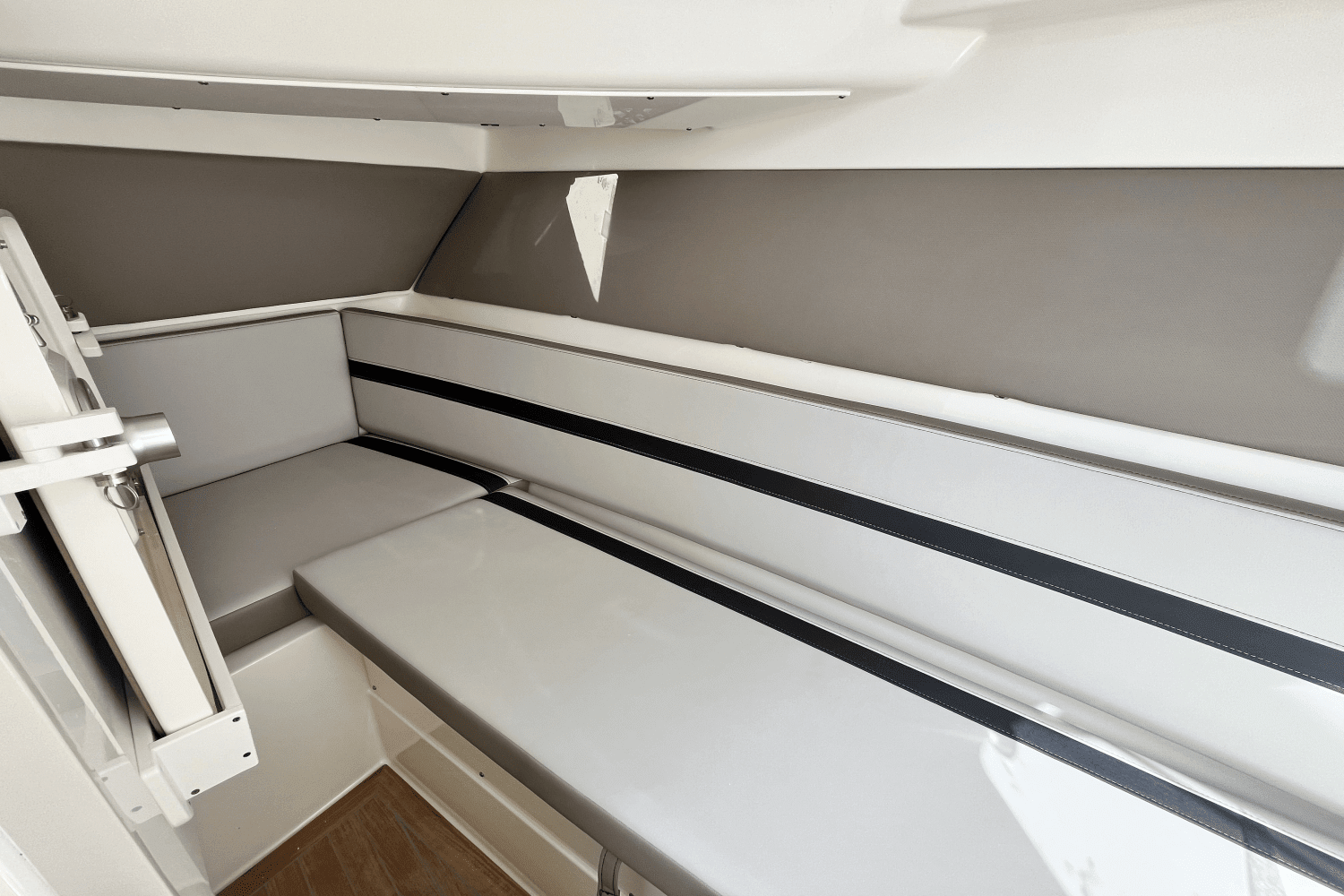 2025 Boston Whaler 330 Vantage Image Thumbnail #29