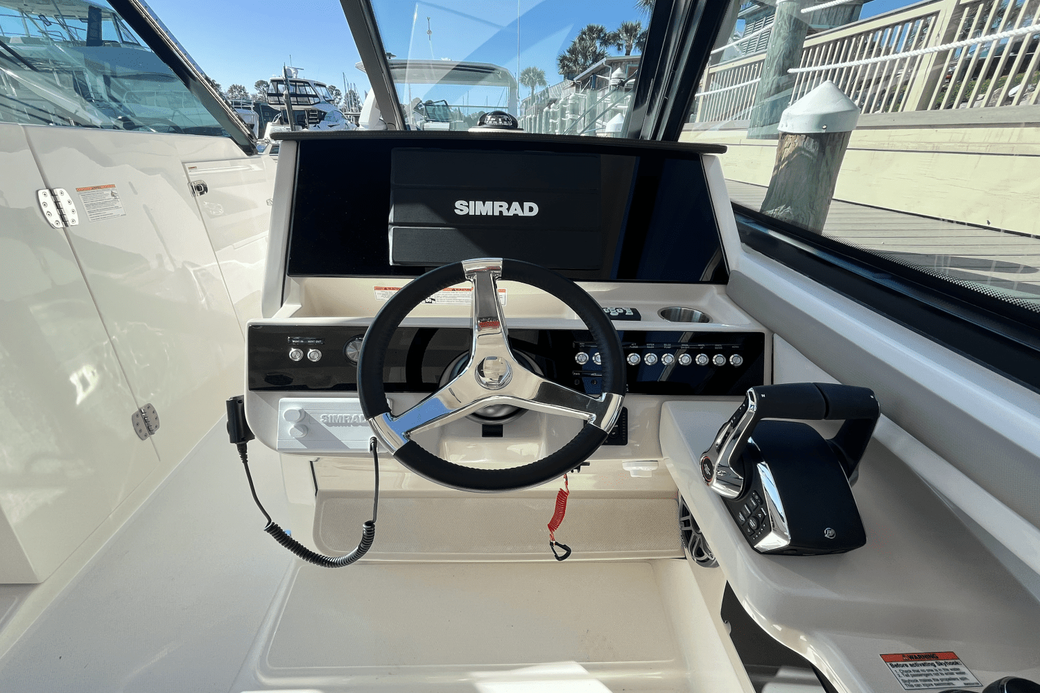 2025 Boston Whaler 330 Vantage Image Thumbnail #20