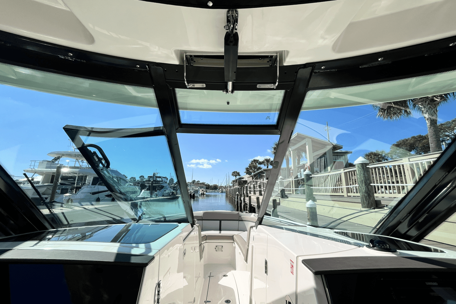 2025 Boston Whaler 330 Vantage Image Thumbnail #25