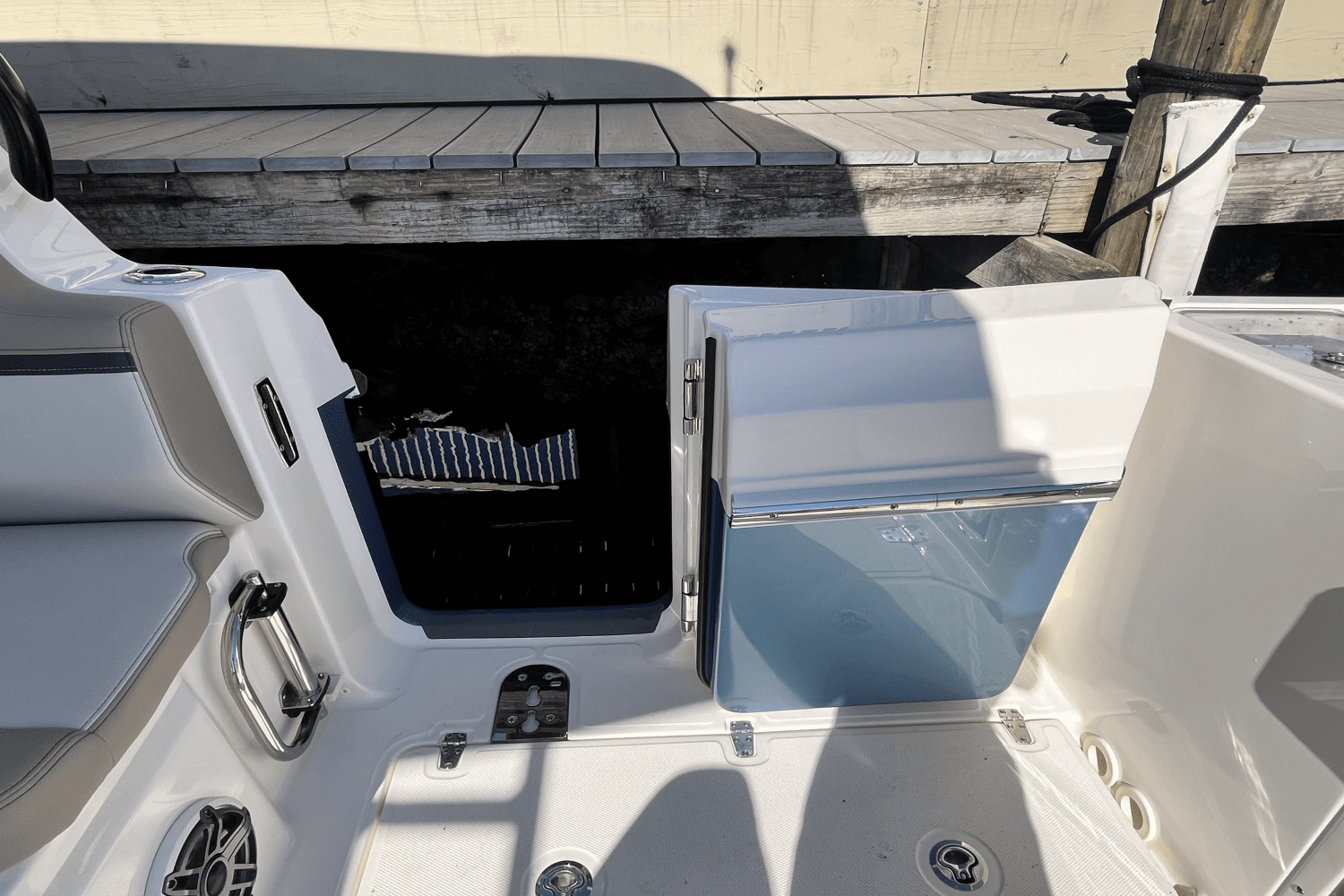 2025 Boston Whaler 330 Vantage Image Thumbnail #9
