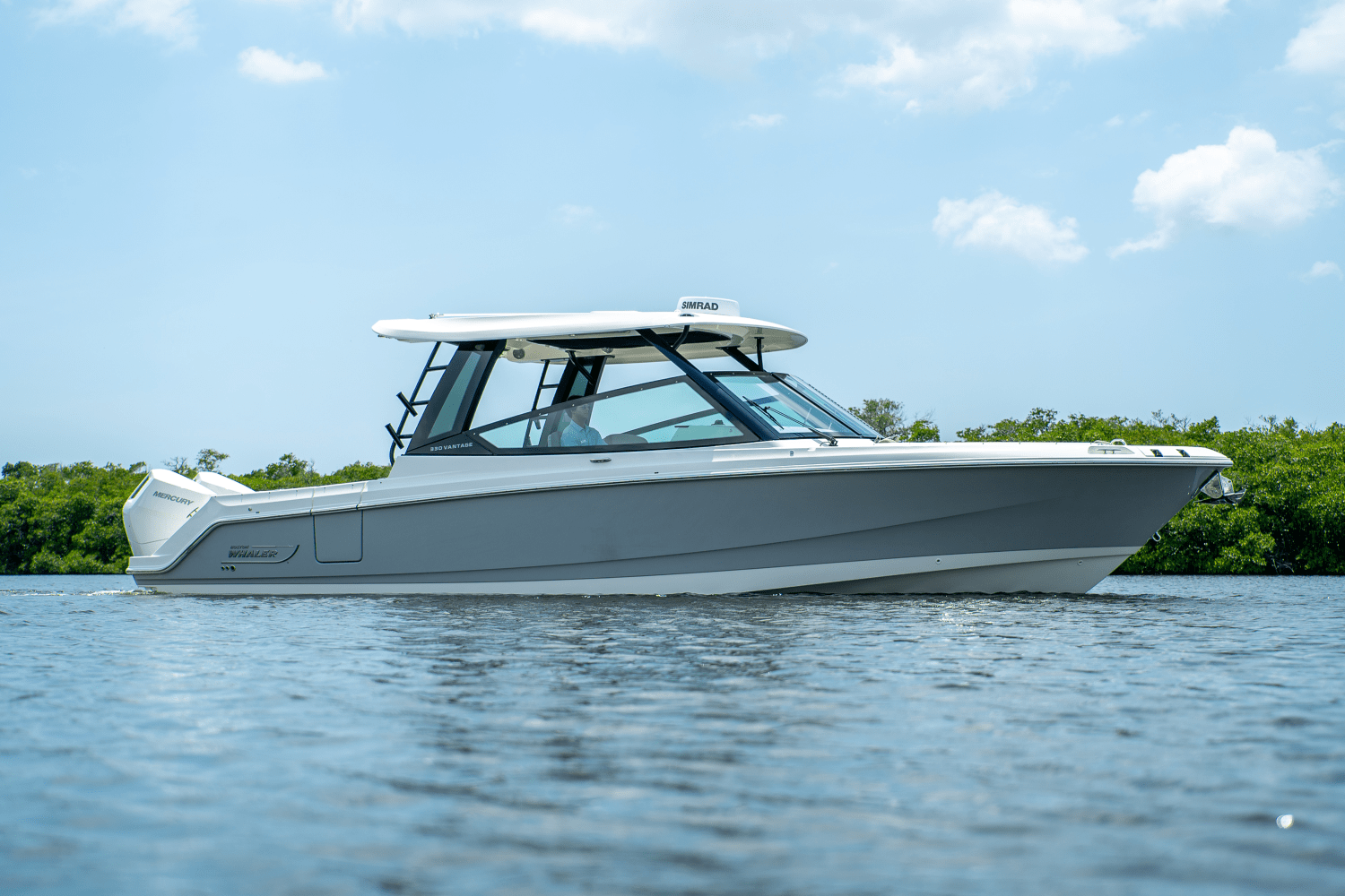 2025 Boston Whaler 330 Vantage Image Thumbnail #22