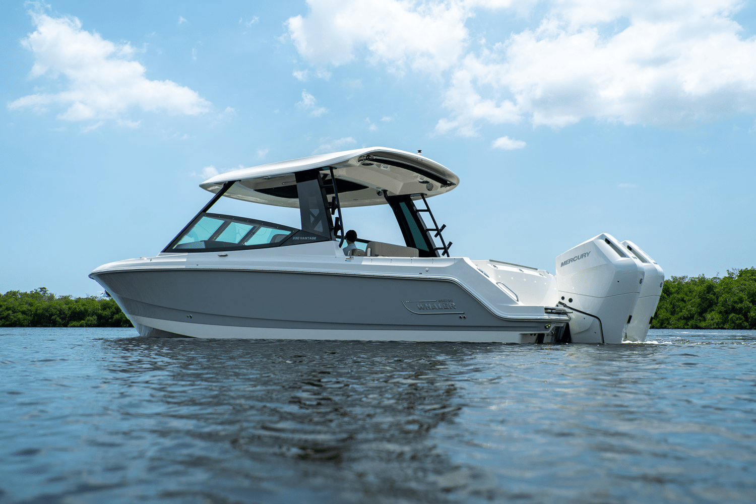 2025 Boston Whaler 330 Vantage Image Thumbnail #1