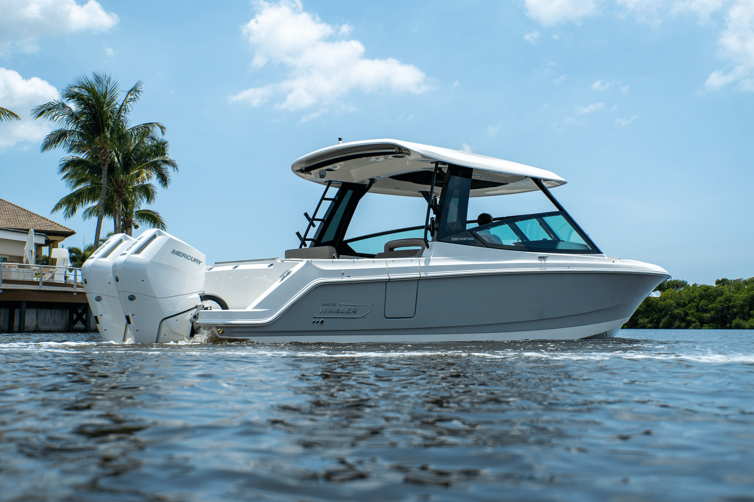 2025 Boston Whaler 330 Vantage Image Thumbnail #3