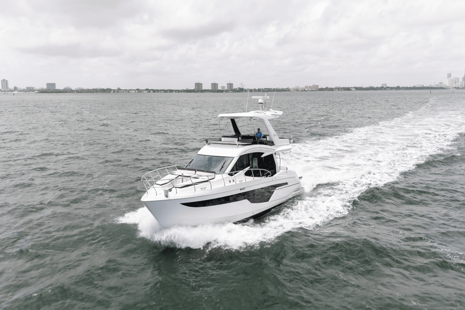 Thumbnail 2 for 2020 Galeon 500 Fly