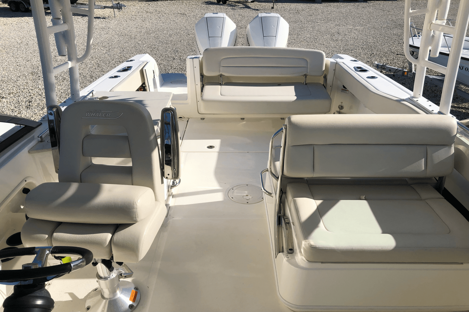 2018 Boston Whaler 270 VANTAGE Image Thumbnail #4