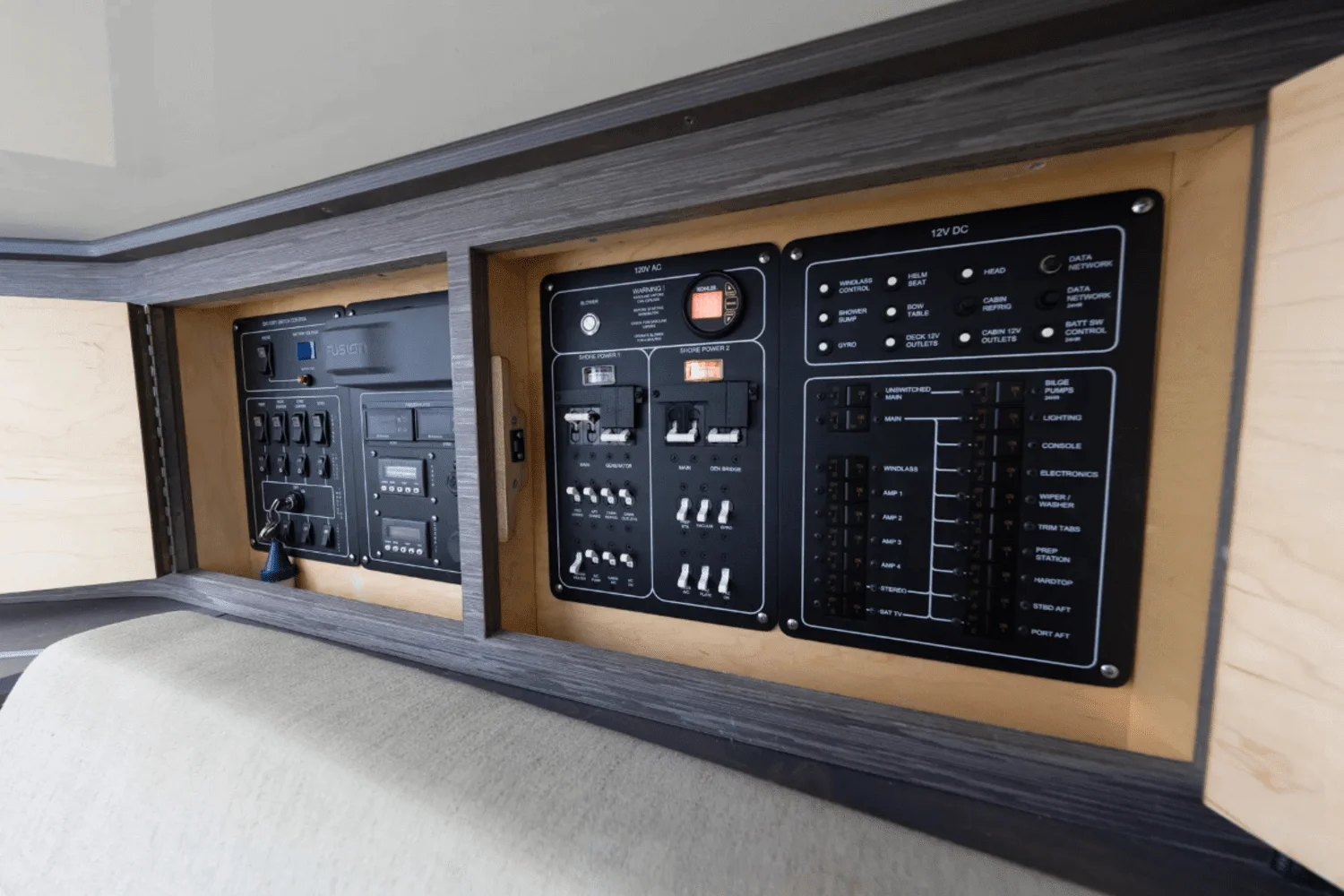 2017 Boston Whaler 420 OUTRAGE Image Thumbnail #20