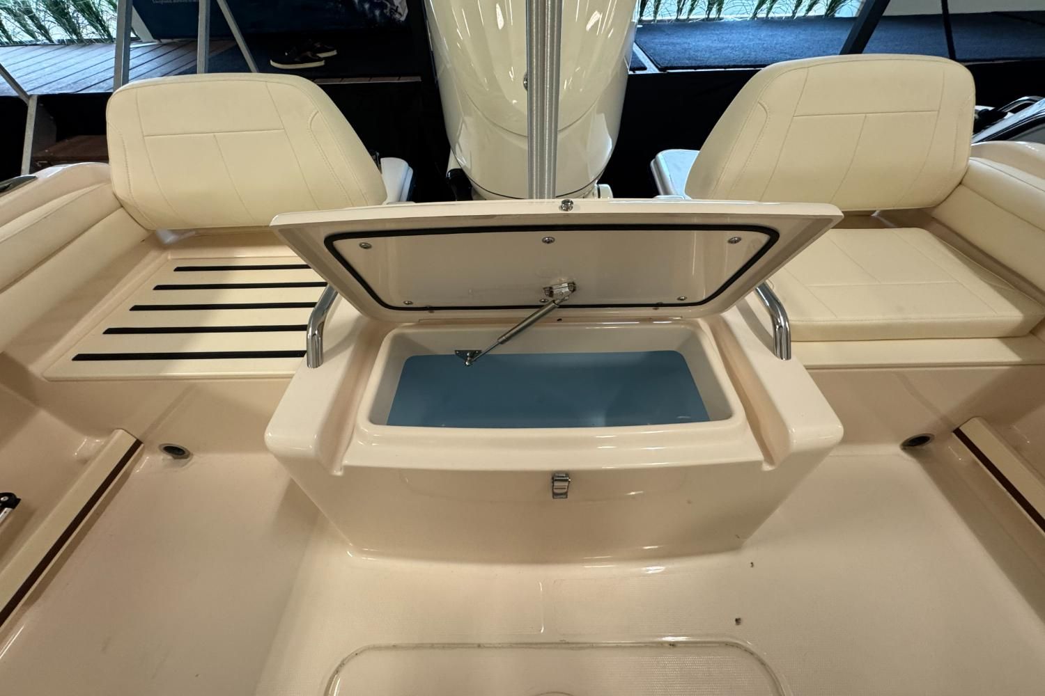 2025 Grady-White Freedom 215 Image Thumbnail #11