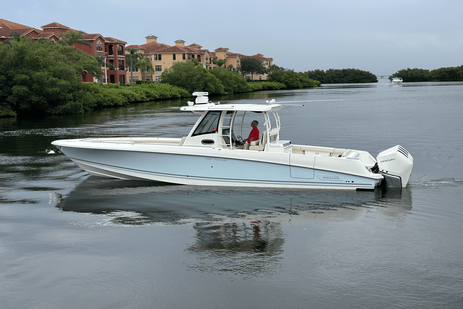 2022 Boston Whaler 350 OUTRAGE Image Thumbnail #1