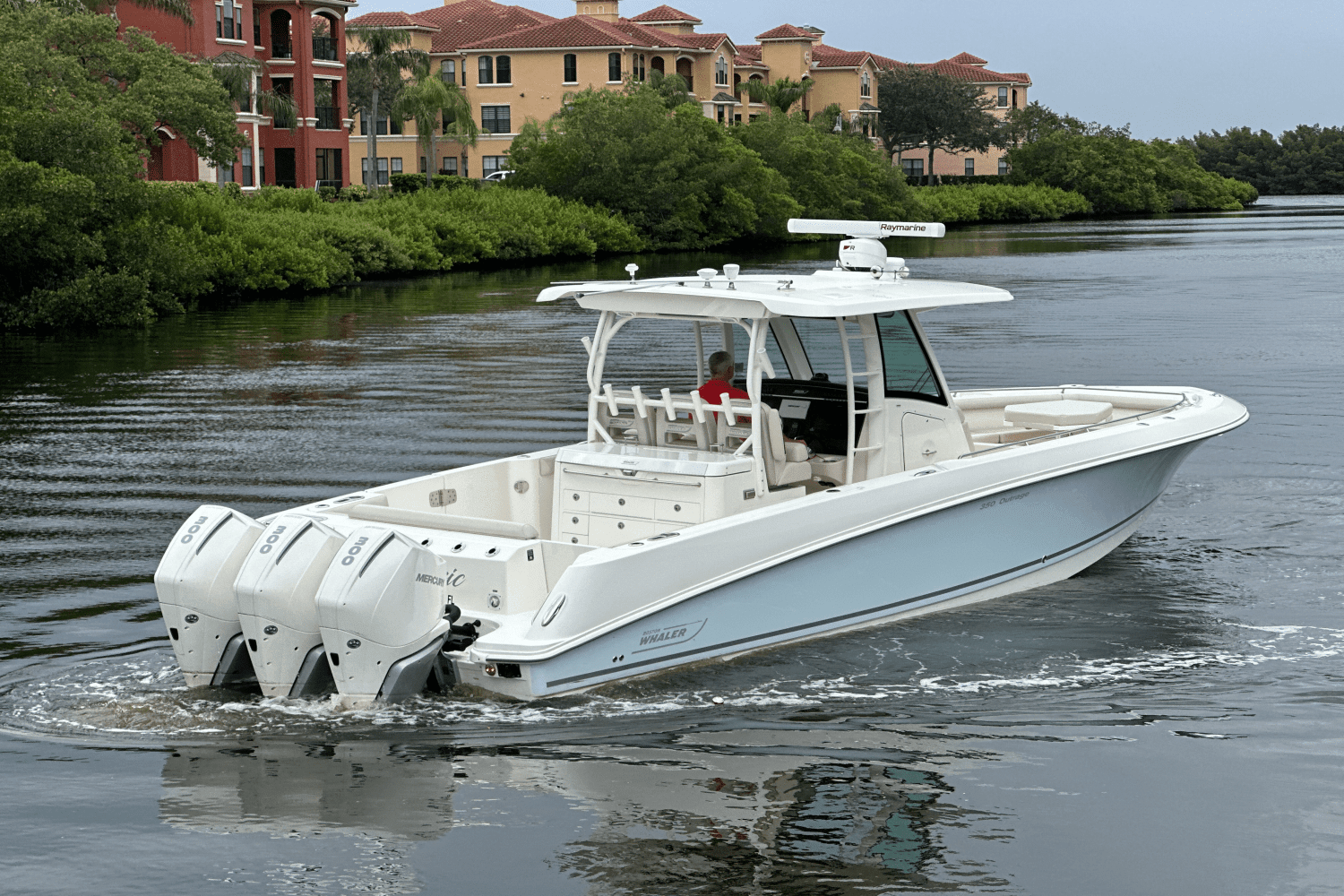 2022 Boston Whaler 350 OUTRAGE Image Thumbnail #5