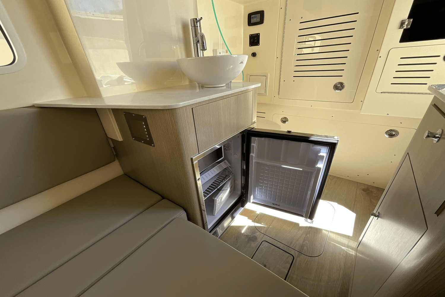 2025 Scout 357 LXF Image Thumbnail #34