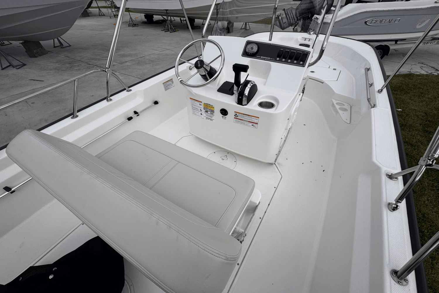 2025 Boston Whaler 170 Montauk Image Thumbnail #6