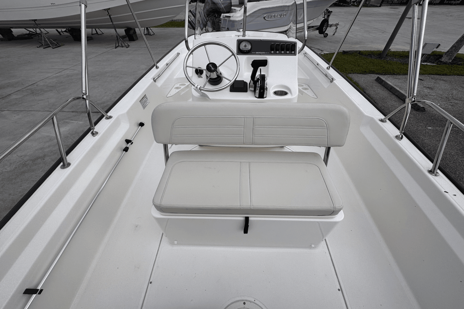 2025 Boston Whaler 170 Montauk Image Thumbnail #3