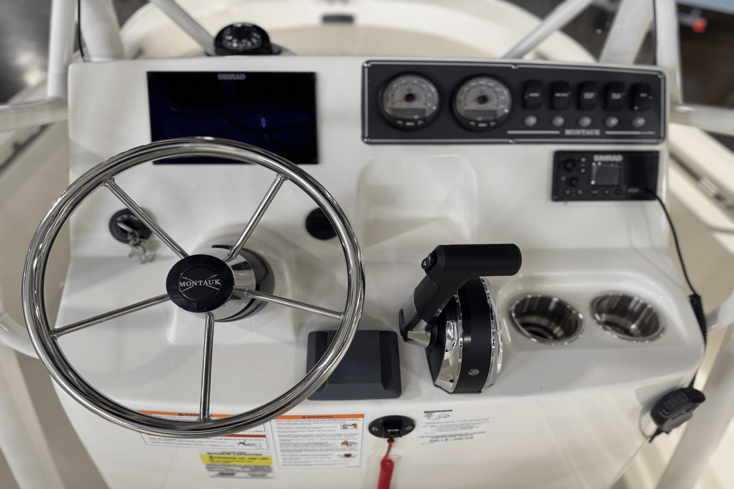 2025 Boston Whaler 190 Montauk Image Thumbnail #8