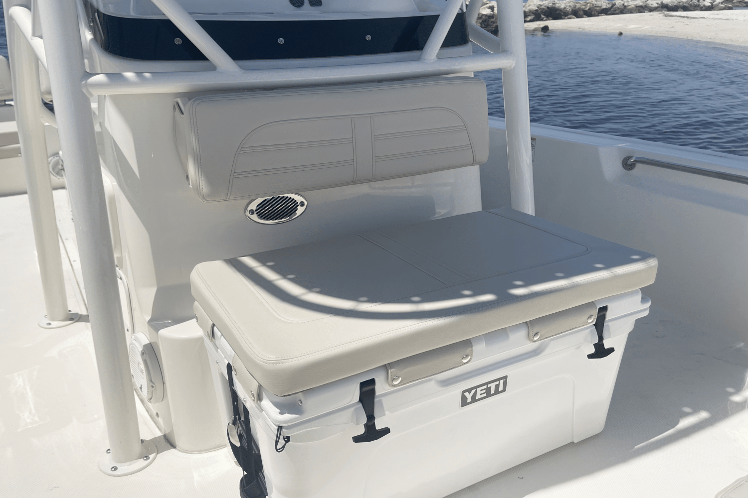 2025 Boston Whaler 190 Montauk Image Thumbnail #17