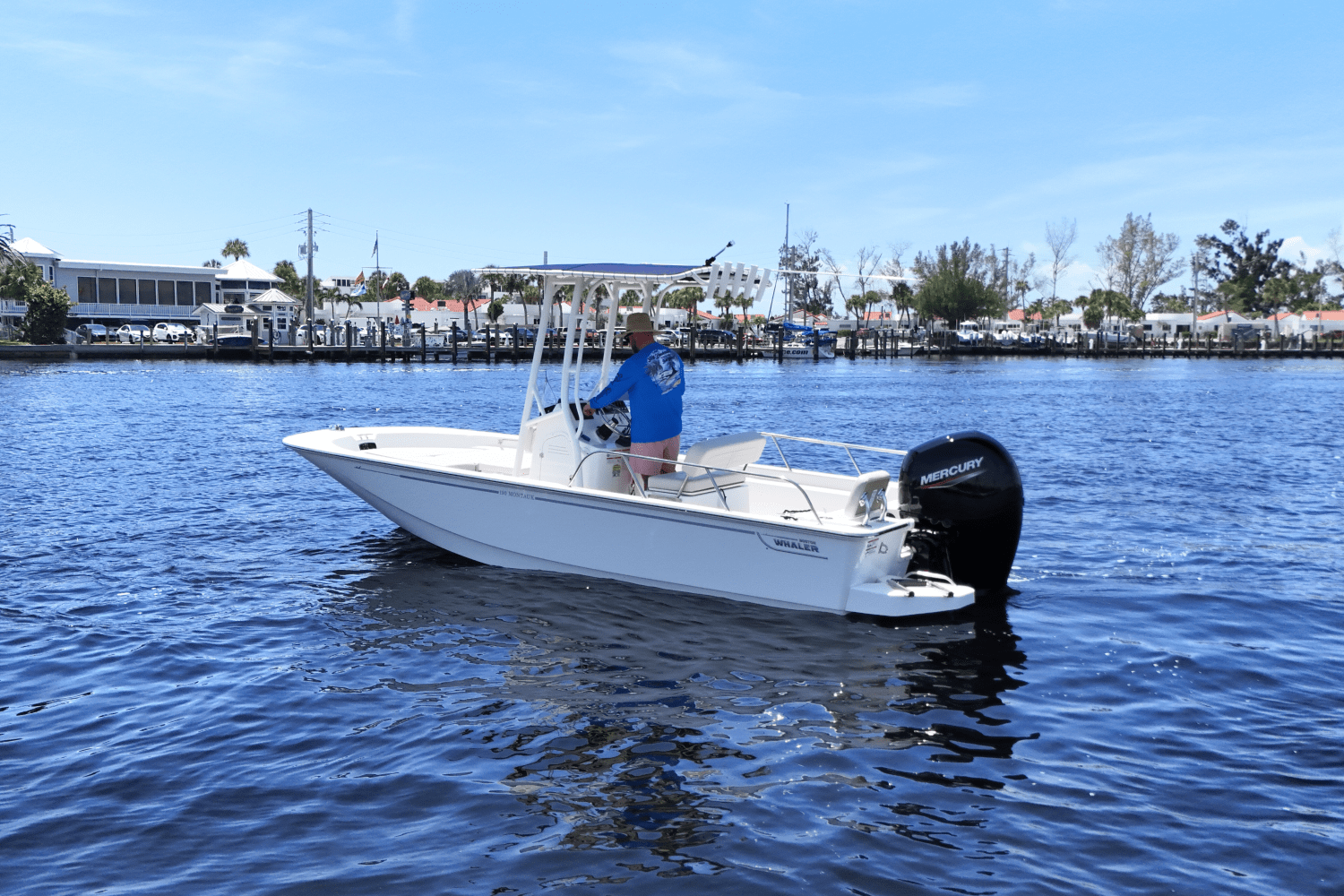 2025 Boston Whaler 190 Montauk Image Thumbnail #6