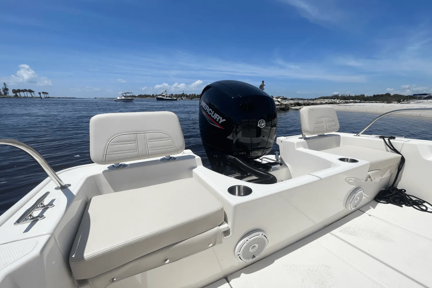 2025 Boston Whaler 190 Montauk Image Thumbnail #7