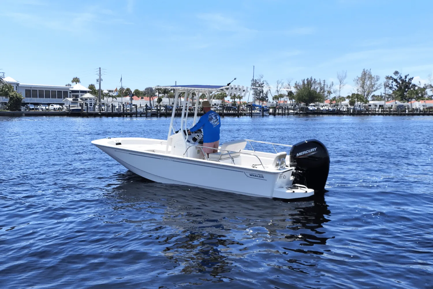 2025 Boston Whaler 190 Montauk Image Thumbnail #6